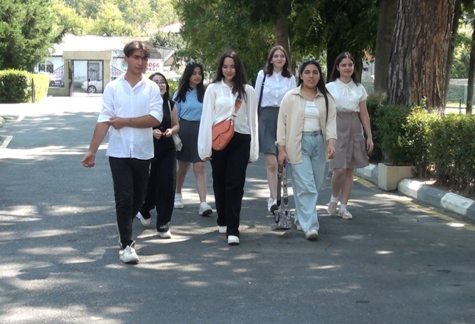 Qaxda bir sinfin bütün məzunları tələbə adını qazanıb  FOTO