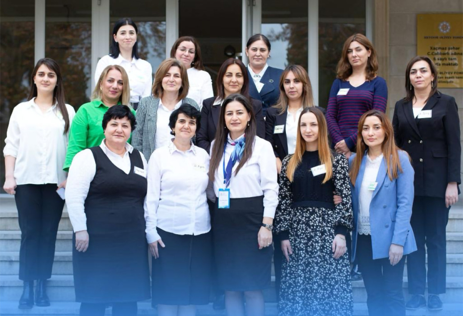 Müəllimlərin rəqəmsal peşəkarlığının artırılması istiqamətində təlimlərə başlanılıb