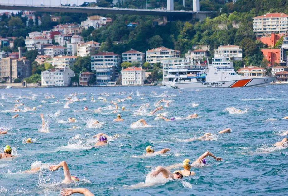 Azərbaycan İstanbulda keçirilən beynəlxalq üzgüçülük yarışında təmsil olunub