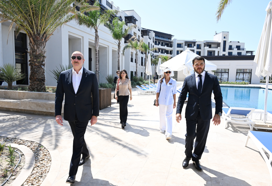 افتتاح مدرسة "LANDAU" وفندق "The Grand" في مركز "Sea Breeze" الترفيهي (محدث)  الرئيس إلهام علييف والسيدة الأولى مهربان علييفا يشاركان في حفل الافتتاح