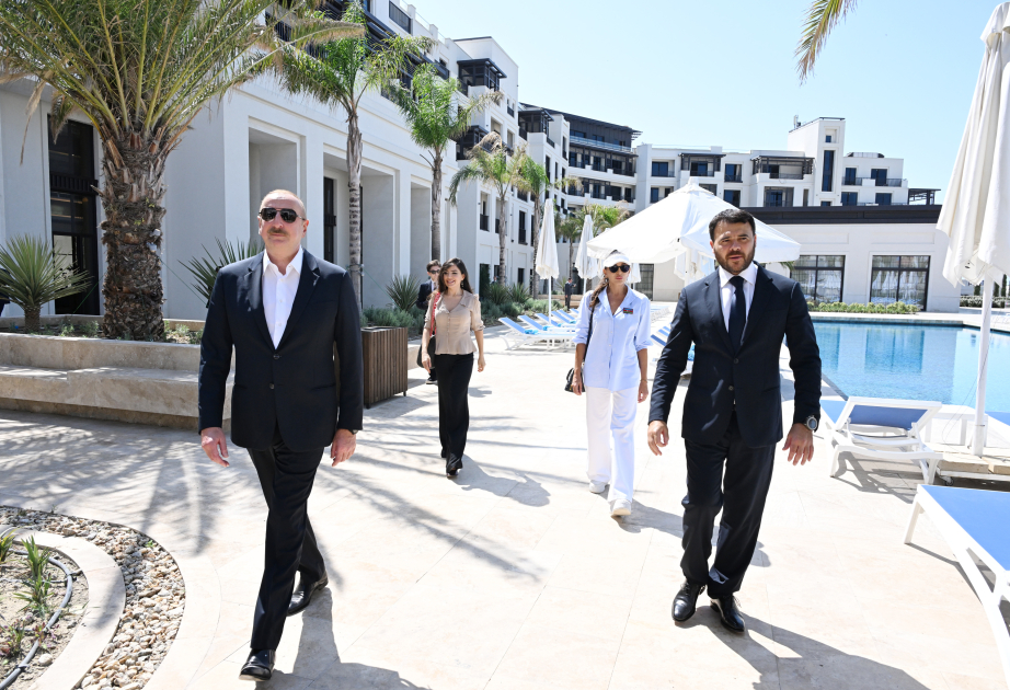 位于Sea Breeze休闲中心内的LANDAU 学校和 The Grand公寓式酒店开业 总统和总统夫人出席仪式