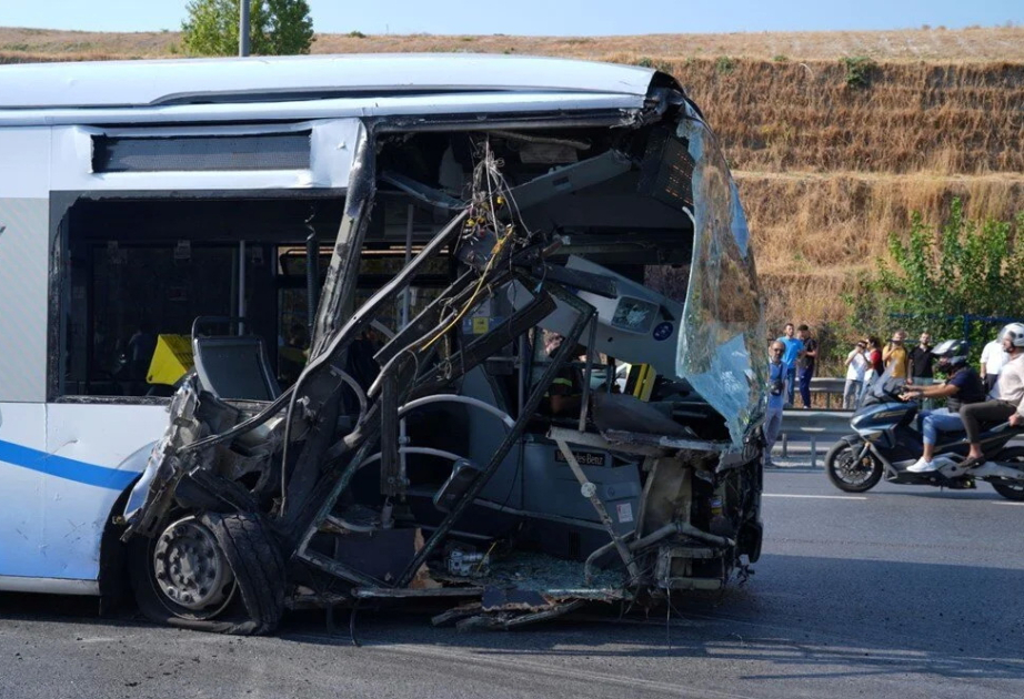 Metrobus accident in Istanbul kills 1, injures 50, disrupts service