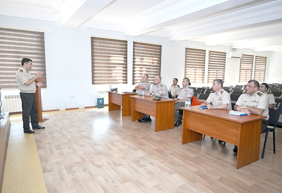 Azerbaijani and Serbian representatives hold expert meeting on military medicine