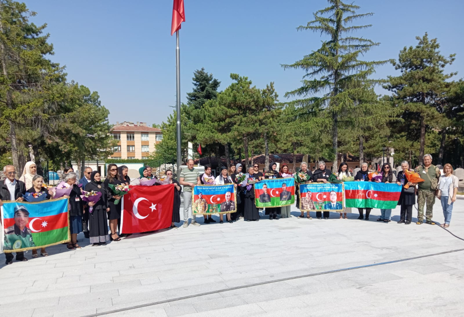 Qarabağ müharibəsi şəhidlərinin ailə üzvləri Ankarada Türkiyə qəhrəmanlarının xatirəsini anıblar