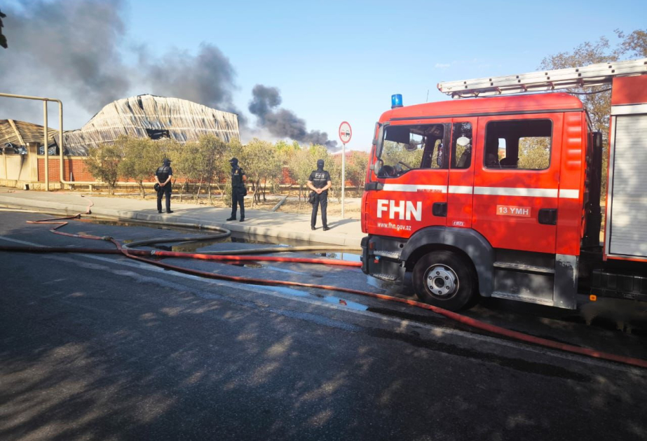 Suraxanıda baş verən yanğınla əlaqədar polis əməkdaşları əraziyə cəlb olunub