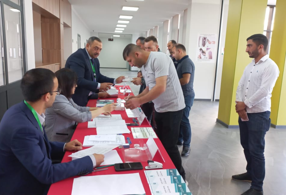AZƏRTAC Şuşadan xəbər verir: Parlament seçkiləri seçicilərin ruh yüksəkliyi ilə başlayıb  FOTO VİDEO