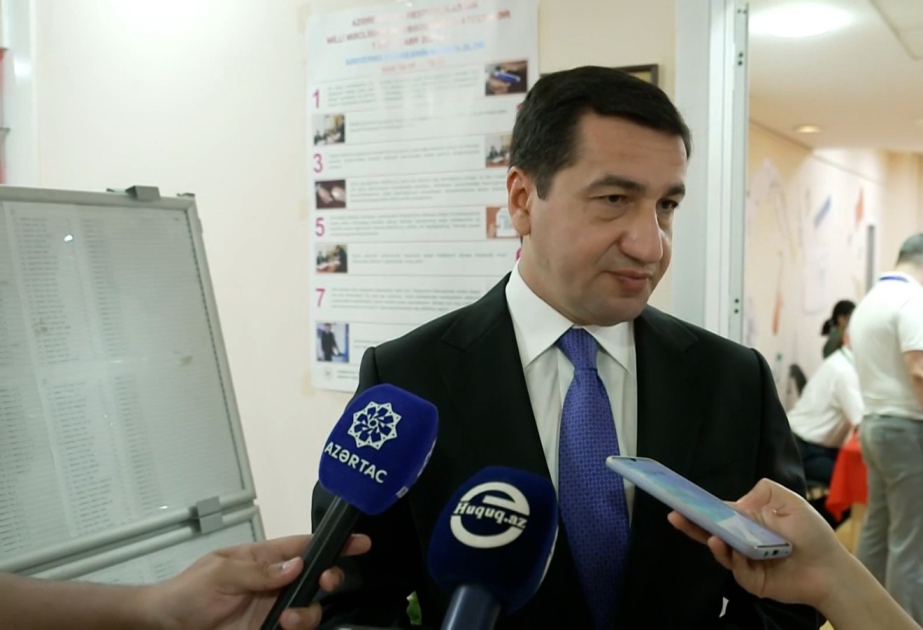 Hikmat Hajiyev: Unterstützung der armenischen Militarisierungspolitik trägt zur Verschärfung von Spannungen im Südkaukasus bei