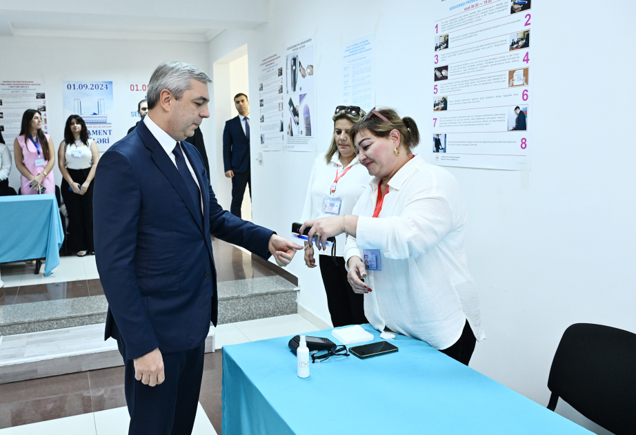 Head of Presidential Administration Samir Nuriyev casts his vote at polling station No. 34 VIDEO