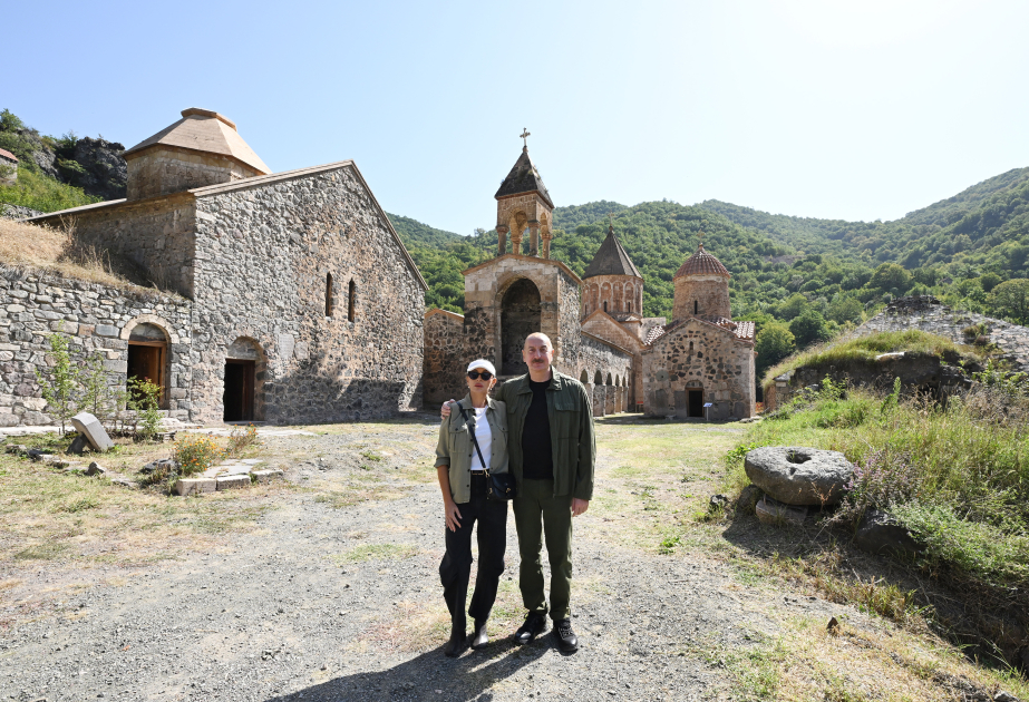 Prezident İlham Əliyev və birinci xanım Mehriban Əliyeva Kəlbəcərdəki Xudavəng monastır kompleksində olublar  YENİLƏNİB VİDEO
