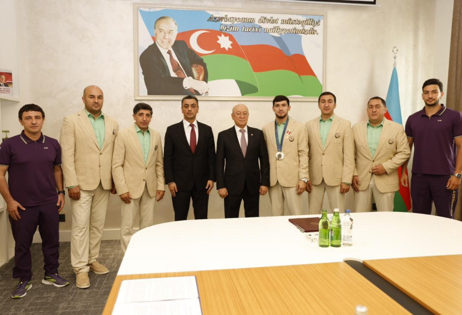 Paris Olimpiadasında gümüş medal qazanan taekvondoçu ilə görüş olub