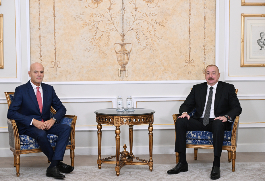 الرئيس إلهام علييف يلتقي الرئيس التنفيذي لشركة "Eni S.P.A" الإيطالية في روما (محدث)