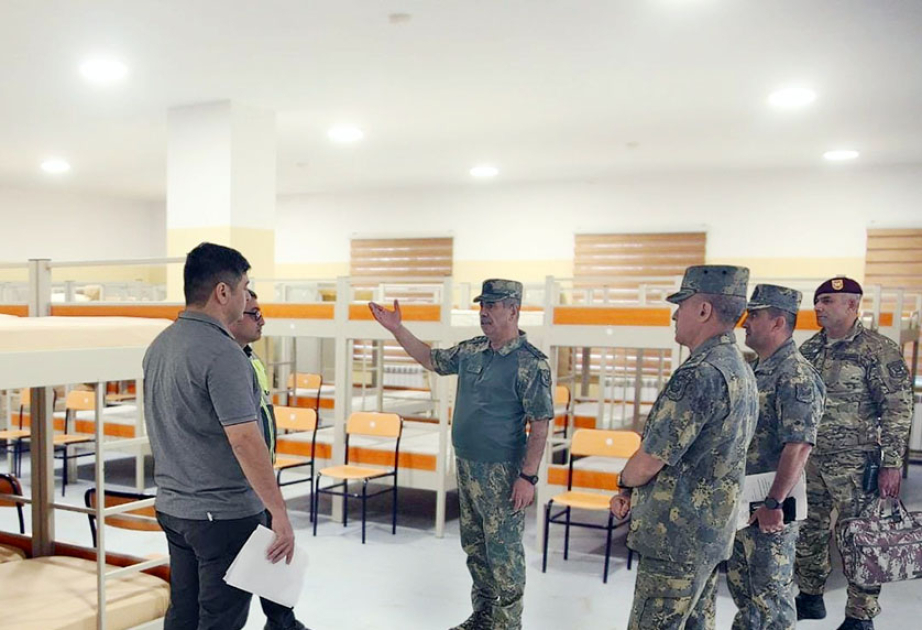 Top officials of Defense Ministry meet with military personnel serving at conditional border
