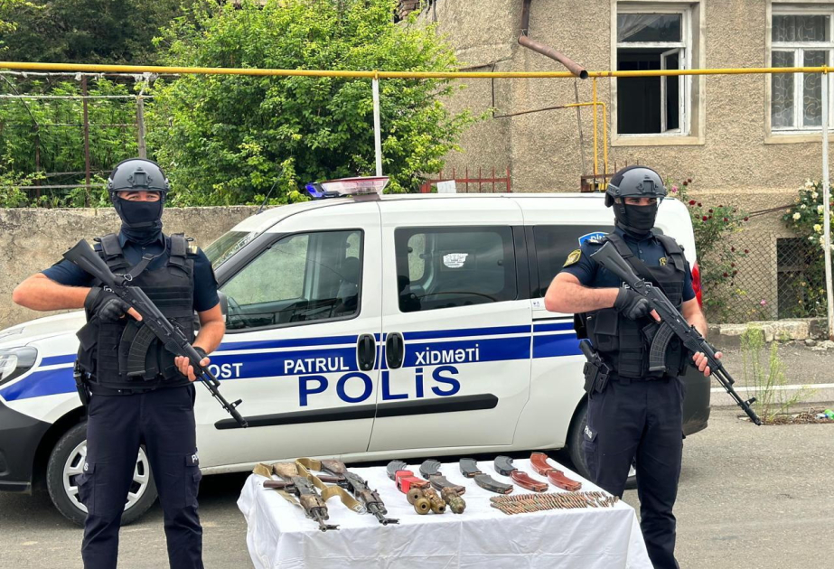 В Карабахском регионе Азербайджана обнаружено большое количество оружия и боеприпасов