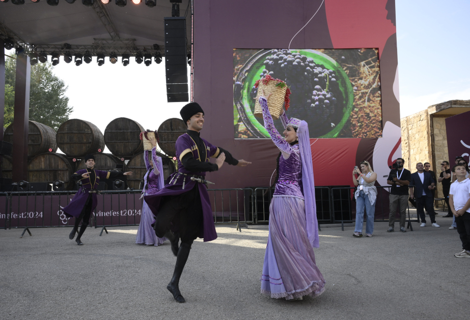 En Shamakhi se celebró el Tercer Festival de la Uva y el Vino