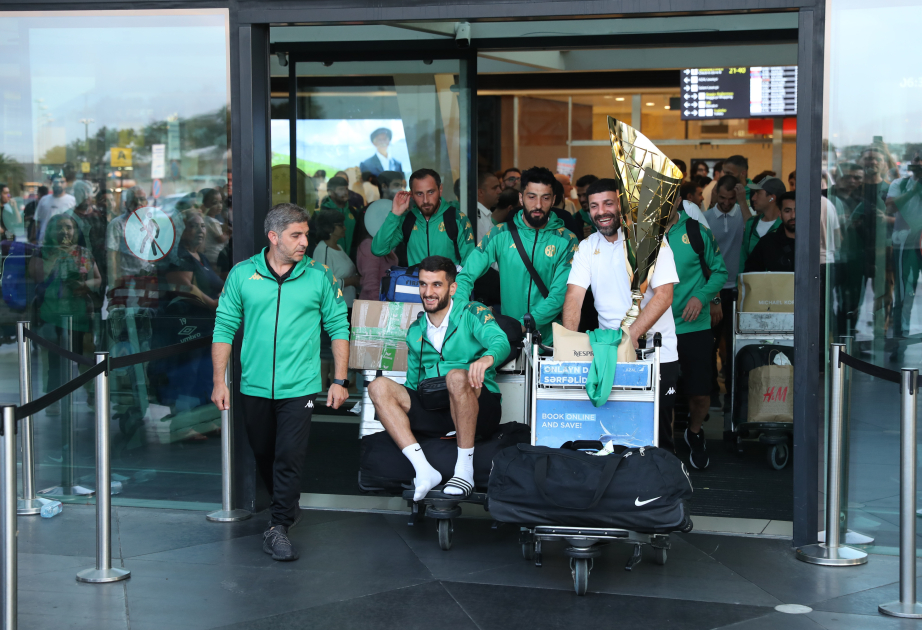 Minifutbol üzrə Çempionlar Liqasının qalibi olan Azərbaycan komandası Vətənə qayıdıb VİDEO