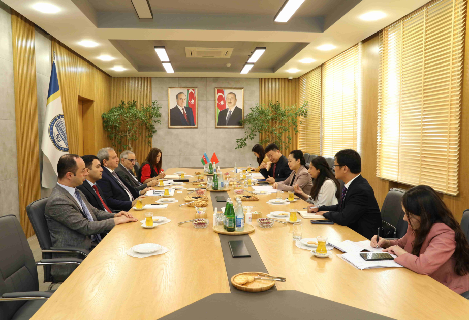 语合中心代表团到访阿塞拜疆巴库国立大学