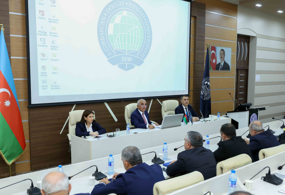 Yeni tədris ilində UNEC-in Elmi şurasının ilk iclası keçirilib