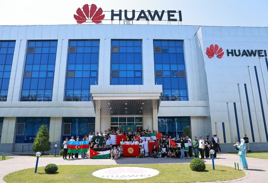 BANM tələbəsi “Huawei Azerbaijan”ın “Seeds for the Future” proqramında iştirak edib