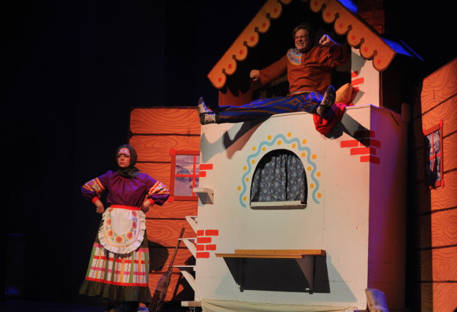 Bakı Uşaq Teatrı Elistada keçirilən festivalda iştirak edir