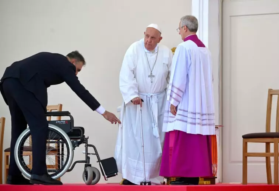 Pope arrives in Singapore for last leg of his longest trip