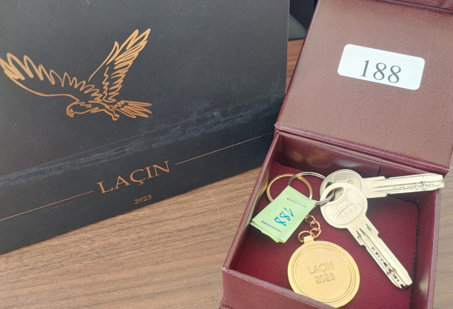 Another 18 families in Lachin receive house keys