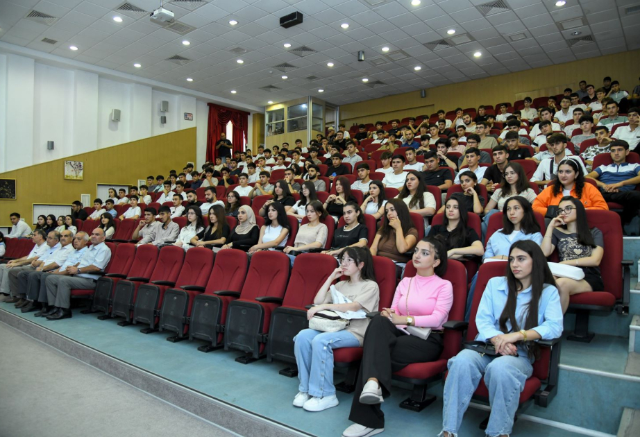 BMU-ya qəbul olan I kurs tələbələri ilə tanışlıq görüşləri olub