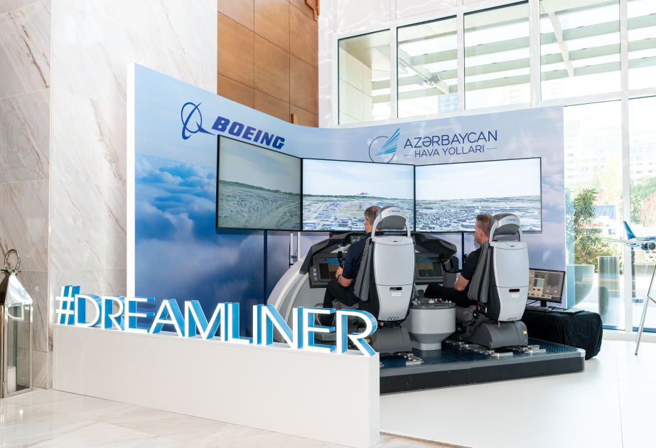 Авиасимулятор Boeing 787 Dreamliner впервые демонстрируется для жителей и гостей Баку