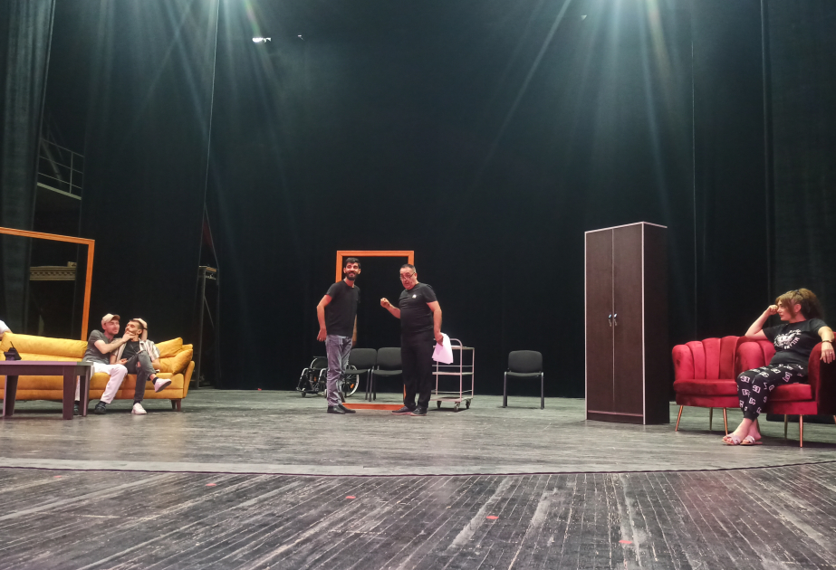 Gəncə teatrı 129-cu mövsümə yeni tamaşalarla hazırlaşır