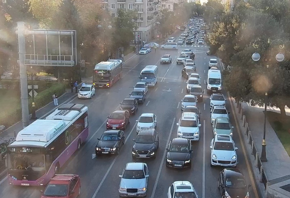 Paytaxtın bir sıra yollarında sıxlıq müşahidə olunur