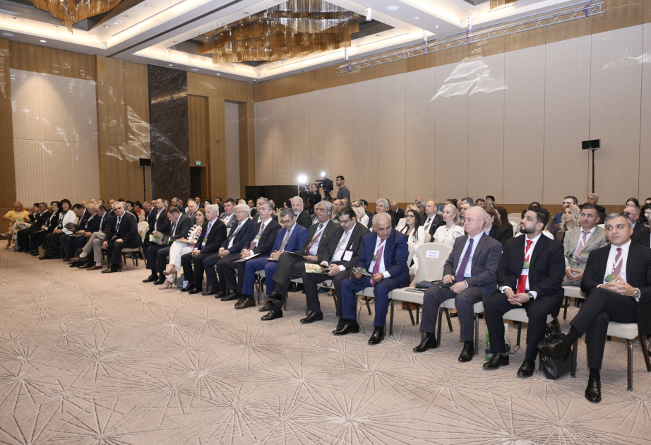 “Yaşıl iqtisadiyyat zəminində hesabatlılıq və şəffaflıq” mövzusunda beynəlxalq elmi-praktik konfrans keçirilib YENİLƏNİB
