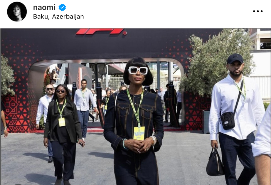 La supermodelo británica compartió una publicación sobre el viaje a Bakú