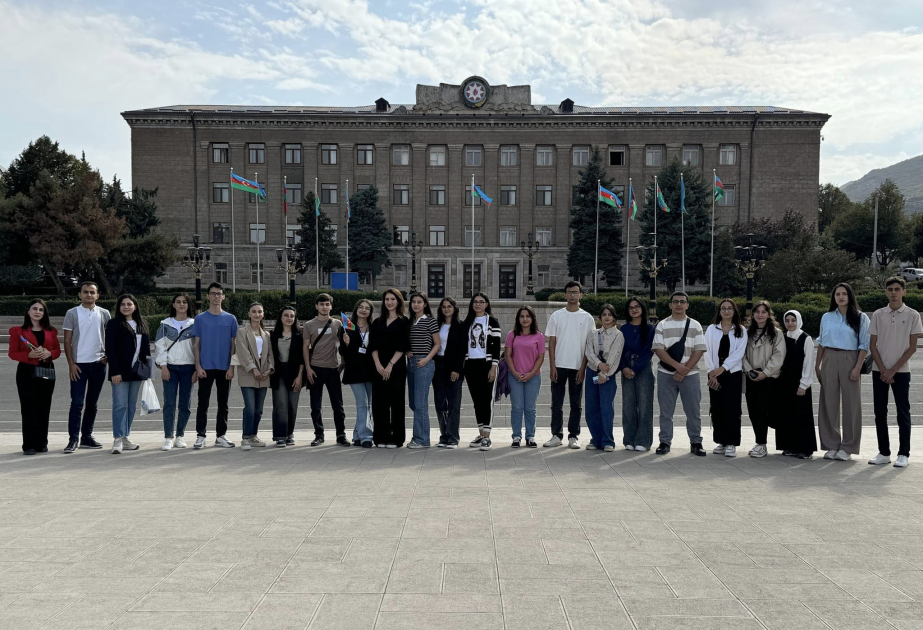 Qarabağ Universitetinin tələbələri Xankəndiyə gəliblər