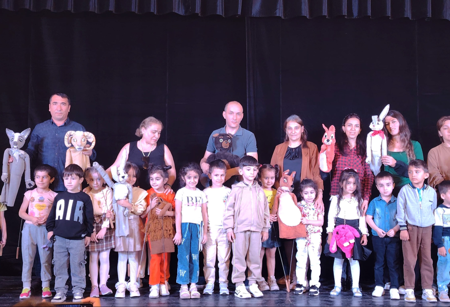 Qax Dövlət Kukla Teatrı yeni mövsümü “Tülkü və quyruq” tamaşası ilə açıb
