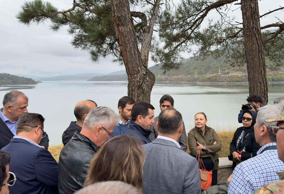 Les représentants du corps diplomatique en Azerbaïdjan visitent les réservoirs de Sougovouchan et de Sarsang