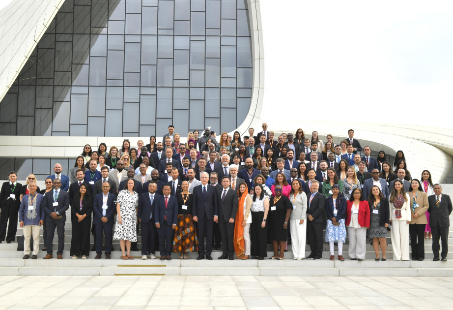Bakú acoge la 3ª reunión del Fondo Internacional creado para apoyar la lucha contra el cambio climático