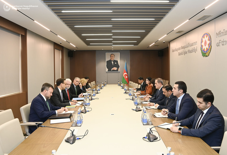 بحث مسائل التعاون الثنائي ومتعدد الأطراف بين أذربيجان والولايات المتحدة