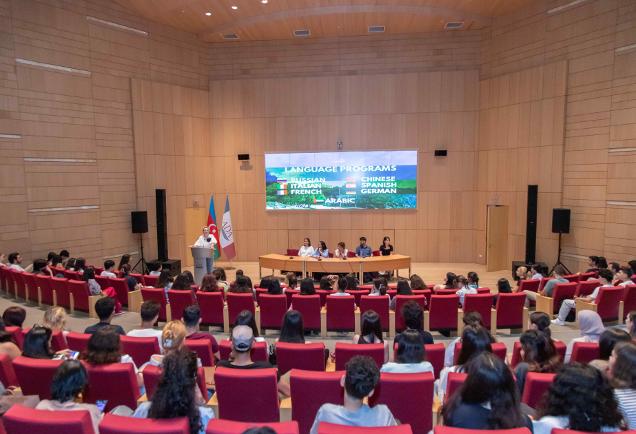 巴库国立大学孔子学院参加ADA大学语言项目推介会