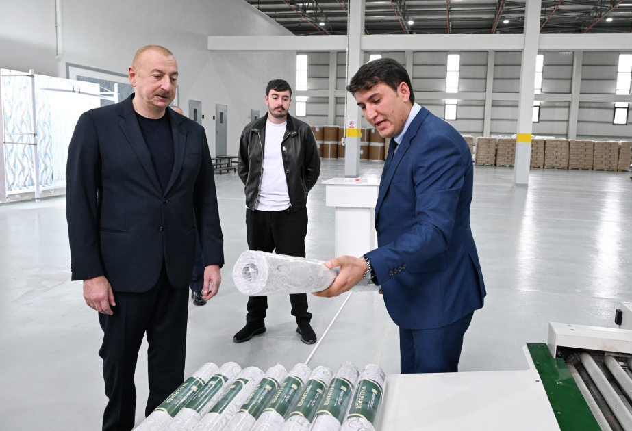 الرئيس إلهام علييف يحضر حفل افتتاح مصنع لإنتاج ورق الحائط في حديقة "أغدام" الصناعية ( تحديث)