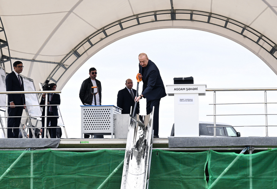 Pose de la première pierre du stade Imaret à Aghdam VIDEO