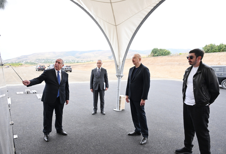 Ilham Aliyev visite le chantier de la route Aghdam-Askéran-Khodjaly-Khankendi VIDEO