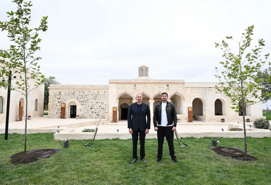 Präsident Ilham Aliyev weiht Imarat-Komplex in Aghdam nach Restaurierung ein VIDEO