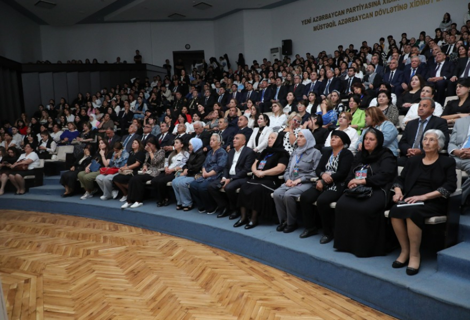 Gəncədə Dövlət Suverenliyi Günü münasibətilə tədbir keçirilib