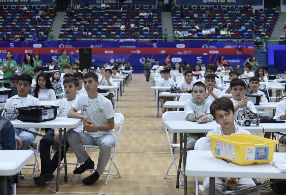 В Баку состоялась церемония открытия VII Олимпиады по робототехнике среди подростков и молодежи