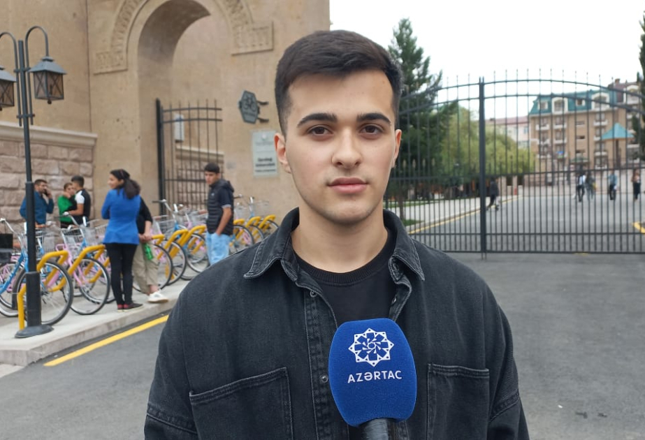 Tələbə: Qarabağ Universitetinin ilk tələbələrindən biri kimi Prezidentimizin qarşısında çıxış etməkdən böyük qürur duyuram