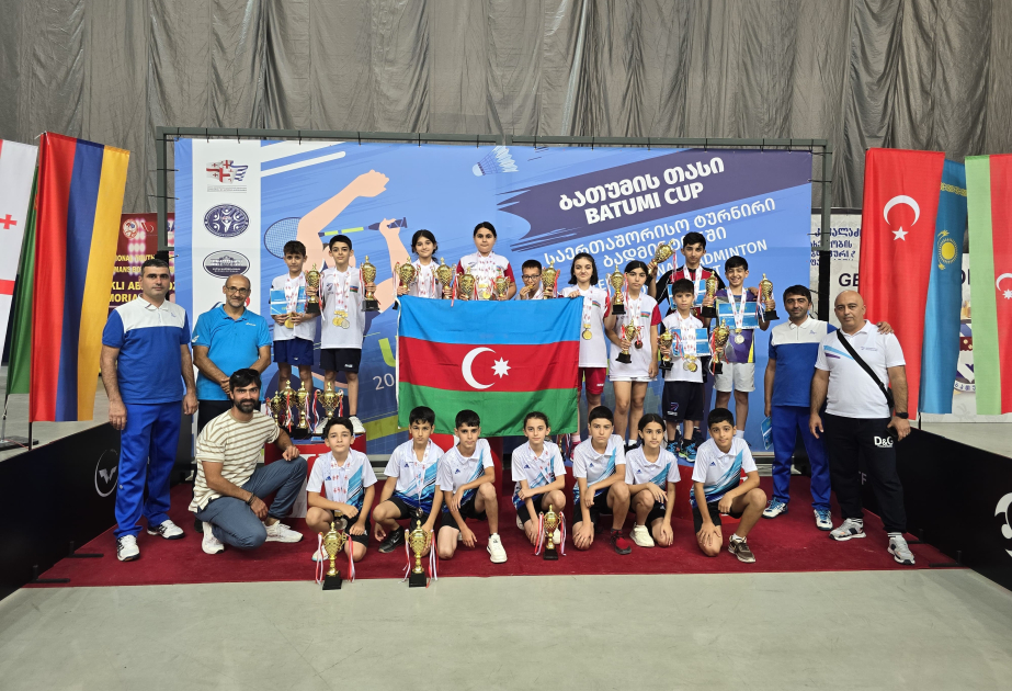 Los jugadores de bádminton infantil de Azerbaiyán ganaron 16 medallas en Georgia