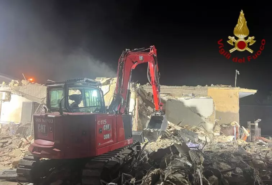 Death toll of building collapse near Naples climbs to four