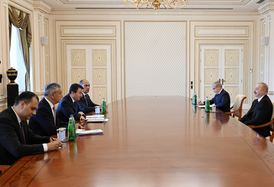 El Presidente de Azerbaiyán recibe al Viceprimer Ministro de Uzbekistán