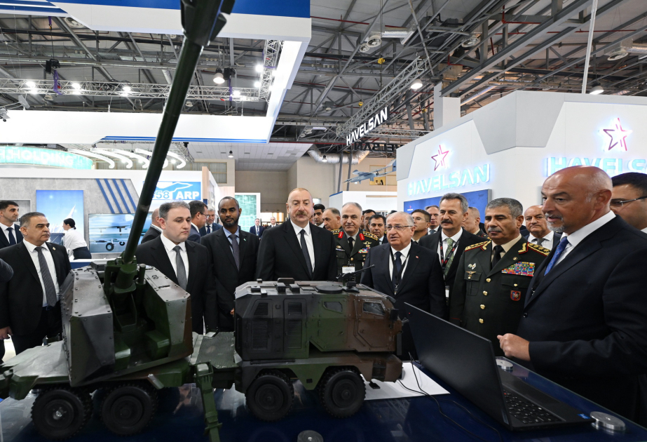 El Presidente de Azerbaiyán se familiarizó con la V Exposición ADEX-2024 y la exposición Securex Caspian