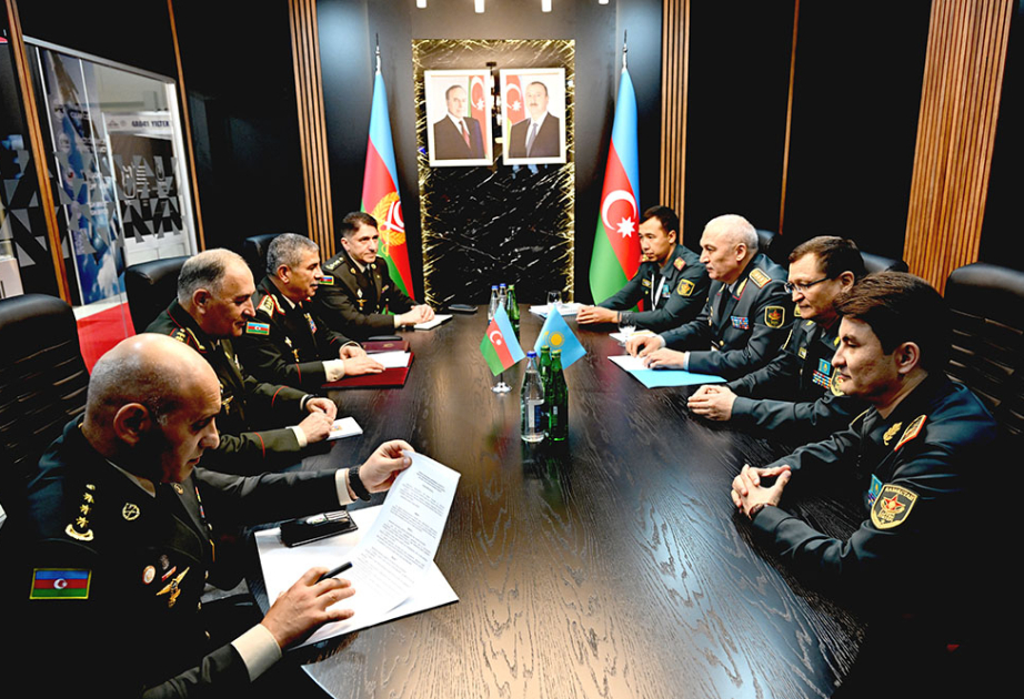 Azerbaijan, Kazakhstan discuss military cooperation