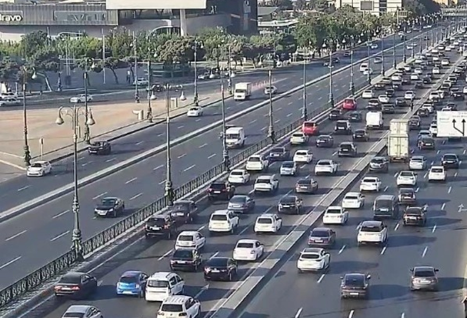 Bakıda bir sıra yollarda sıxlıq müşahidə olunur